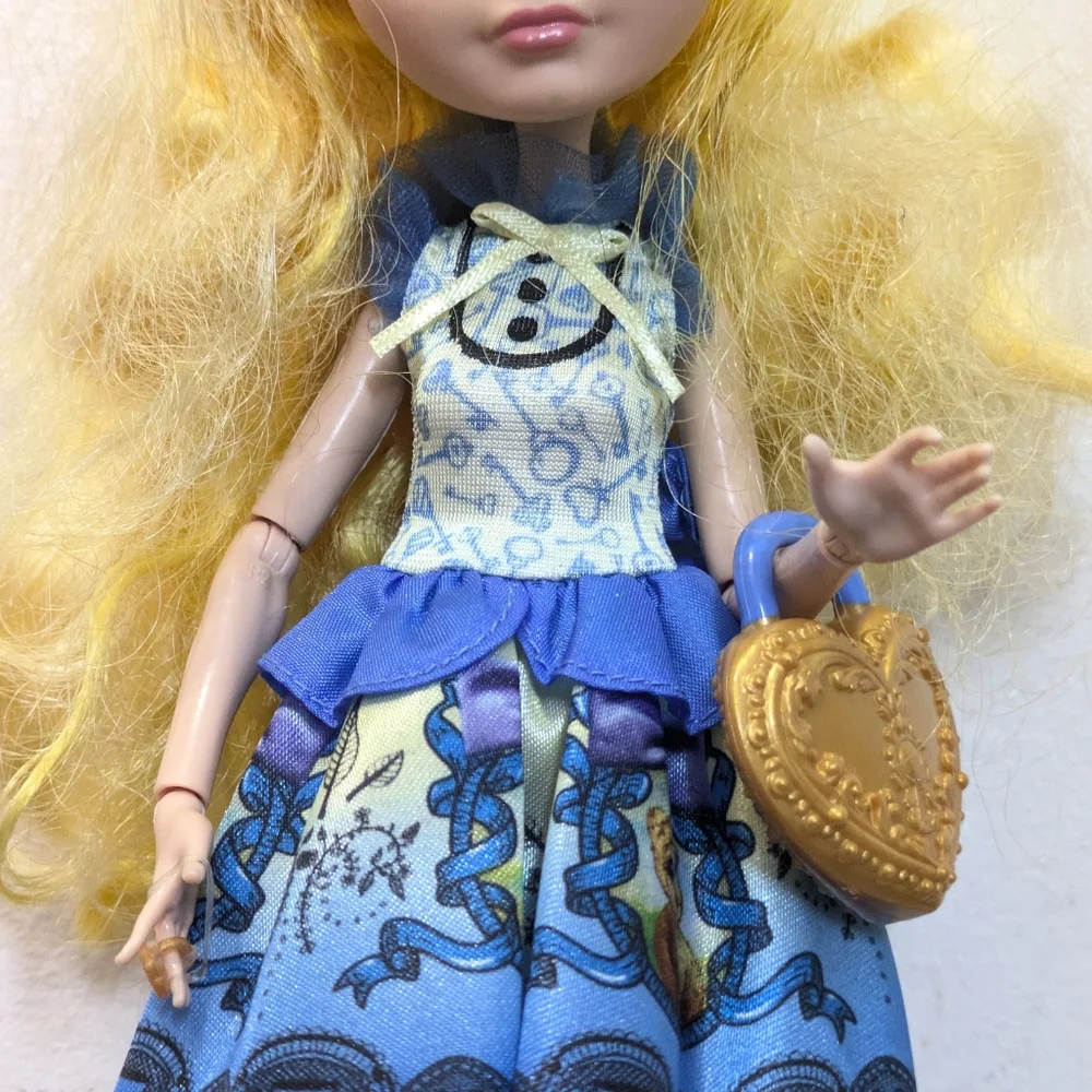 Ever After High Blondie Lockes Signature Royal Doll